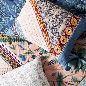 Anthropologie Kantha Stitched Katya King Pillow Shams 2 Quilt